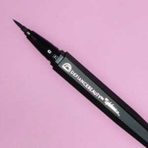 Defiance Beauty Infinity Liquid Eyeliner Enigma Carbon Black
